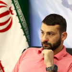 چیریچ: فرمانده نه، من کلنل هستم/ زندگی مثل بوکس است، واترپلو مانند تئاتر سرمربی تیم ملی واترپلو گفت: آرزوی من این است که با ایران قهرمان المپیک شوم. زمانی که من کاری را از بازیکنانم بخواهم که توانایی انجام آن را داشته باشند، با اجرای آن خوشحال خواهم شد.