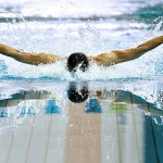 برای پیشرفت و توسعه ورزش شنا نیاز است به امکانات و تجهیز سالن‌های آبی توجه بیشتری شود.