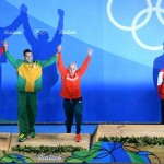 در هفتمين روز از مسابقات ورزش‌های آبی المپیک، مایکل فلپس نقره ١٠٠ متر پروانه را با رقيبان هميشگي اش تقسيم كرد درحالي كه لدكي ١٩ ساله ركورد جهان را در ٨٠٠متر آزاد زنان شكست.