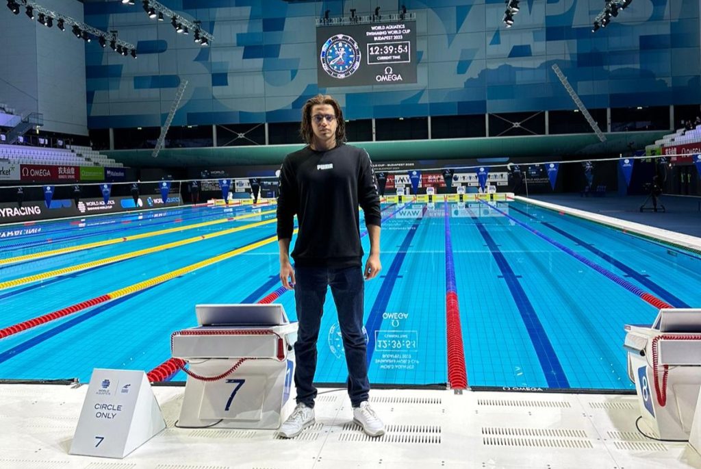 علی جعفری شناگر استقامتی ایران در جریان مسابقات مسافت کوتاه ملی مجارستان موفق شد دو رکورد ملی در ماده‌های 400 و 1500 متر آزاد را جابجا کند.