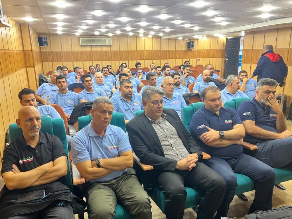 برگزاری کلینیک داوری پیشفصل لیگ برتر واترپلو / تأکید رئیس فدراسیون ورزشهای آبی بر ضرورت یکسانسازی قضاوت در فصل جدید برگزاری کلینیک داوری پیشفصل لیگ برتر واترپلو / تأکید رئیس فدراسیون ورزشهای آبی بر ضرورت یکسانسازی قضاوت در فصل جدید