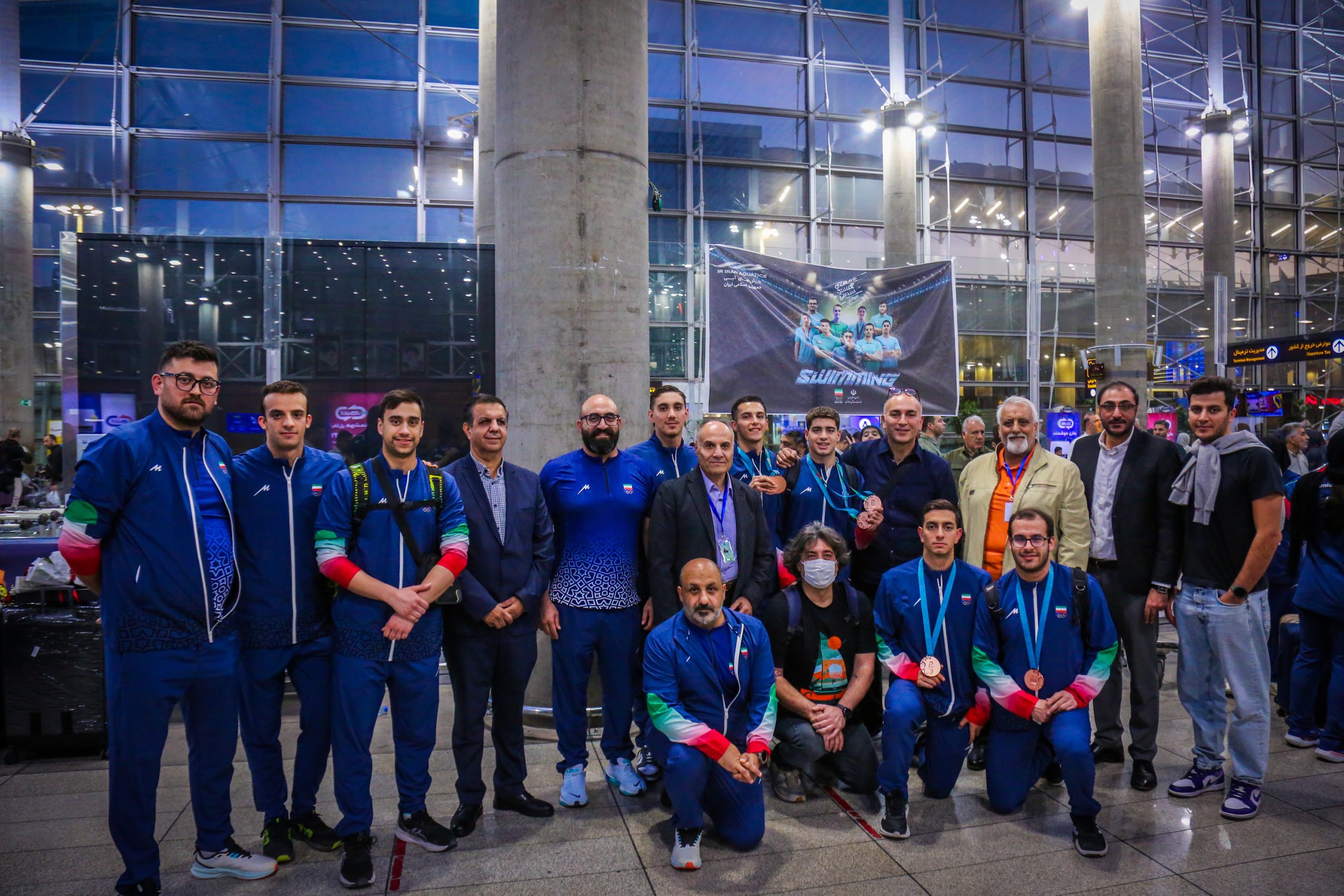 بازگشت تیم ملی شنا به کشور پس از افتخارآفرینی در بازی‌های همبستگی کشورهای اسلامی با استقبال مسئولین ورزش کشور و فدراسیون ورزش‌های آبی